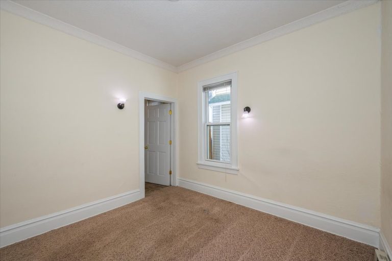 08-Main Floor Master Bedroom